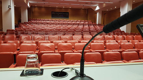 Public Speaking for Nurses: How Confident Communication can Help your Career